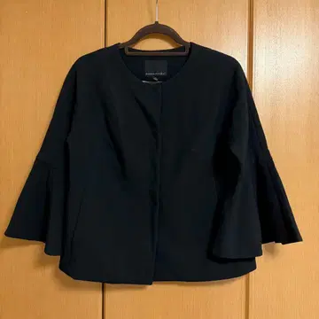 BANANA REPUBLIC 블랙 노카라 자켓 플레어 슬리브