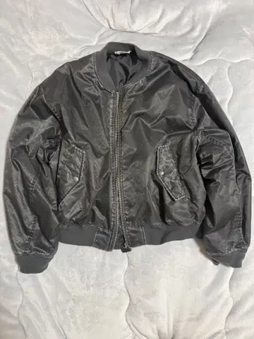 MA-1 스타일 봄버 자켓 블랙