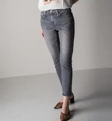 새상품급 upperhights THE STELLA 데님 팬츠 23 그레이