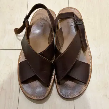 De Bonne Facture / 가죽 샌들 브라운