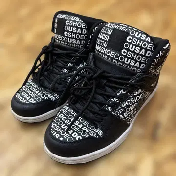 DC 하이컷 스니커즈 블랙/화이트 로고 프린트