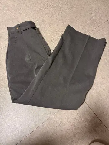 차콜 팬츠 버튼 포함