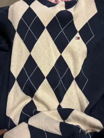 타미힐피거 니트 스웨터 M 사이즈