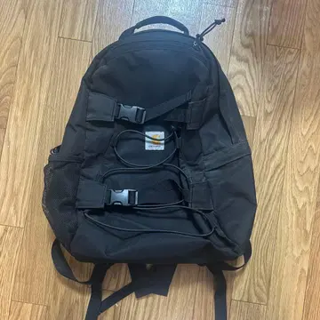 Carhartt 블랙 백팩 찢김 있음