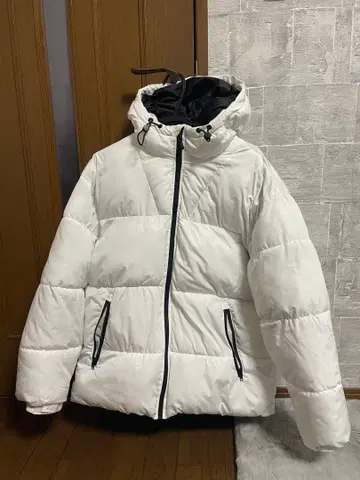 H&M 화이트 다운 자켓 방수 방풍 s 사이즈