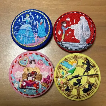 디즈니 캐릭터 자수 핀 배지