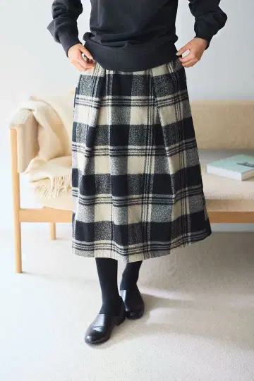 새상품급 24AW 앤드마이라 and myera 울과 코튼의 융모 스커트