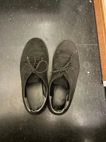 블랙 스웨이드 레이스업 슈즈