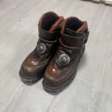 NEW ROCK 브라운 가죽 부츠 상자 없음