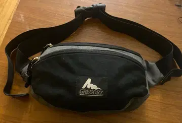 그레고리 웨스트 파우치