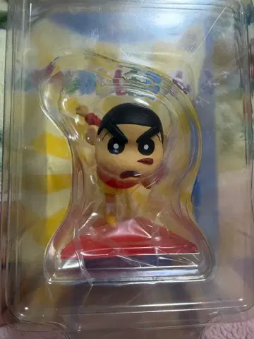 짱구는 못말려: 어른 제국의 역습 피규어