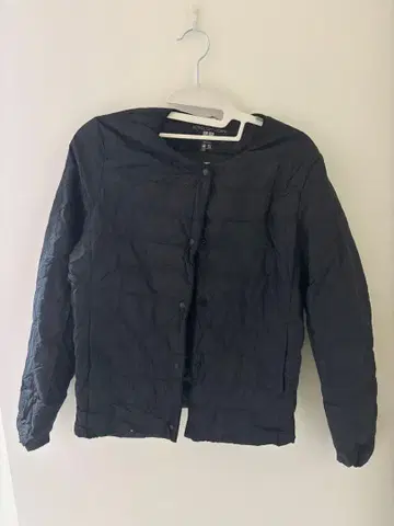 UNIQLO 울트라 라이트 다운 M 사이즈 파우치 포함