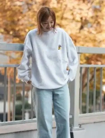 오버 사이즈 자수 속기모 맨투맨 'FLOWER MOJYA'