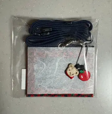 미사용 새상품 [ 파밀리아 ] 네임 홀더 빨간색 계열 체크