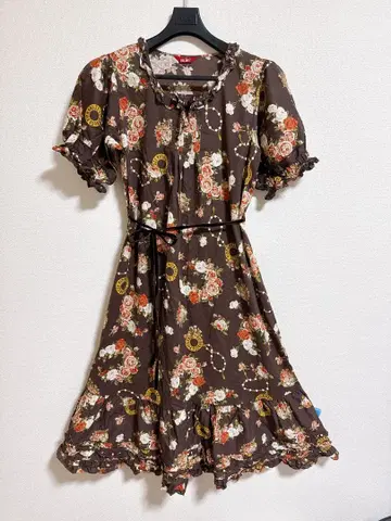 새상품급 핑크하우스 짙은 갈색 로제트 리 슬로우 원피스