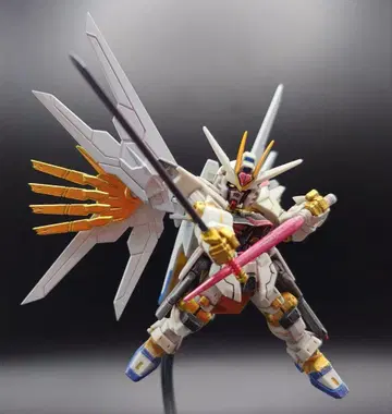 모빌슈트 앙상블 마이티 스트라이크 프리덤 건담 재도색 개조품