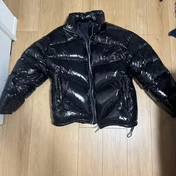 Armani Exchange 블랙 다운 자켓 M 사이즈