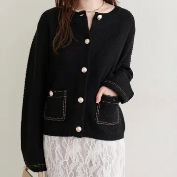 [ 새상품 ] 배색 스티치 니트 자켓 블랙 내추럴 꾸뛰르