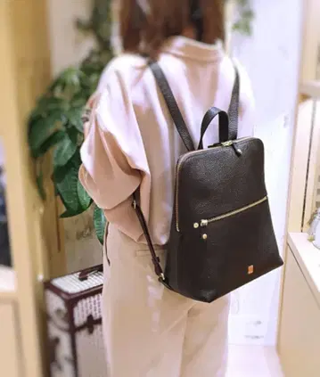 efffy 백팩 주름 가죽