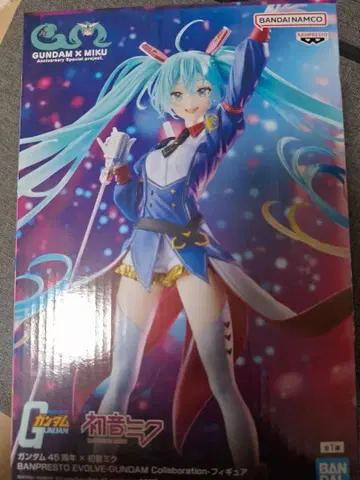 하츠네 미쿠 건담 콜라보 피규어
