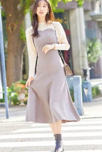 tocco closet 소매 골드 단추 달린 뷔스티에풍 절개 니트 원피스