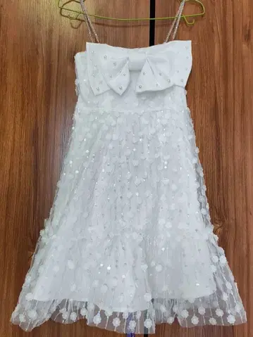 화이트 리본 프릴 드레스