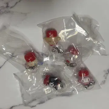 산리오 딸기 표시 액세서리 세미 컴프 캡슐 토이