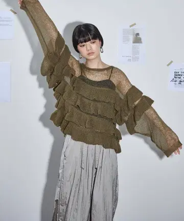 THE YOn 프릴 디자인 시어 니트 풀오버