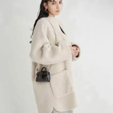 미라 오웬 Mila Owen 노카라 셔츠 커브 보아 자켓