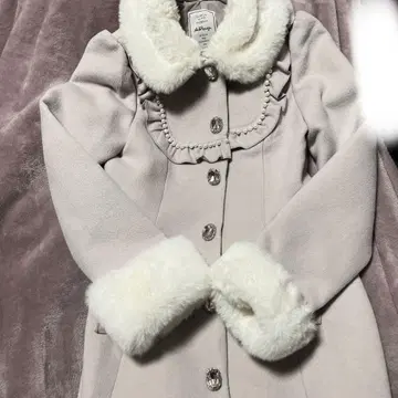 앙크루즈 코트 무릎 기장