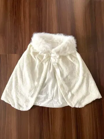 LIZ LISA 계 프린세스 화이트 퍼 케이프 코트