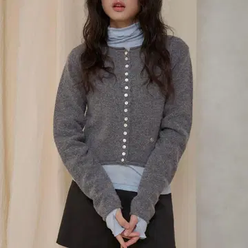 MUHET 숏 기장 니트 버튼 가디건