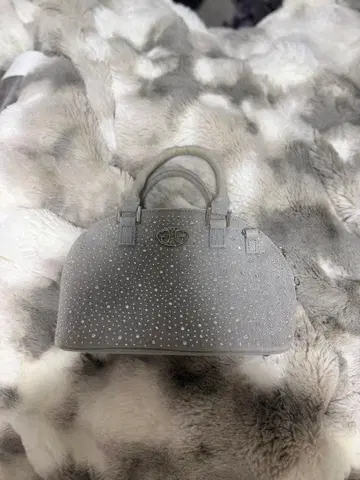 GYDA 라운드 큐빅 백