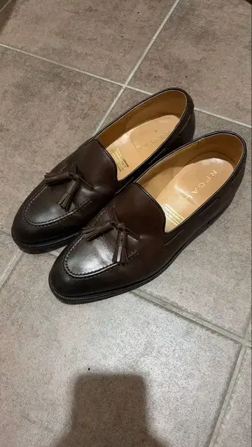 REGAL 다크 브라운 태슬 로퍼