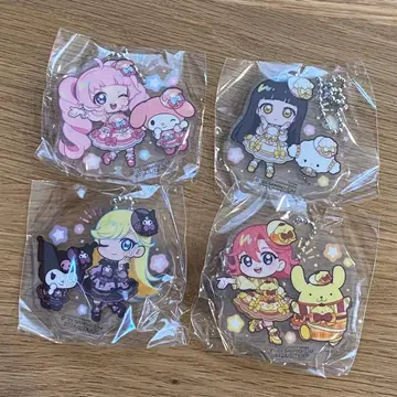비밀의 아이프리 x 산리오 콜라보 아크릴 키링 가챠가챠