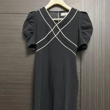 릴리 브라운 바이컬러 파이핑 크로스 롱 원피스