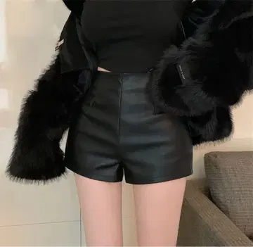 in the rise 가죽 숏팬츠 프리 사이즈