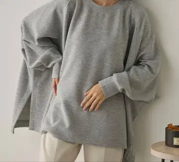 소프트 던볼 니트 와이드 실루엣 긴팔 풀오버