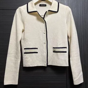 아이보리 긴팔 니트 트리밍 포함