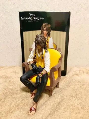 트위스티드 원더랜드 트위스테 피규어 레오나 킹스칼라