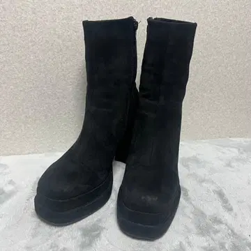 [새상품급] 키다리 아저씨 통굽 블랙 스웨이드 힐 부츠