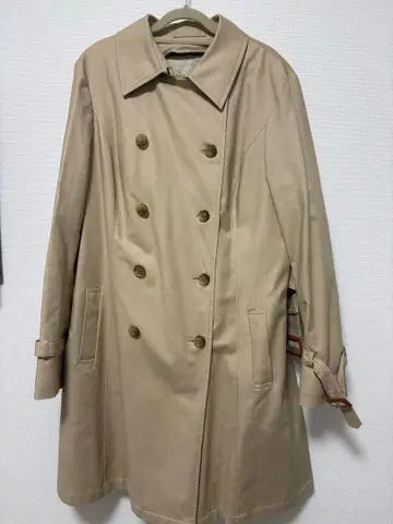 베이지 트렌치코트 더블 브레스트
