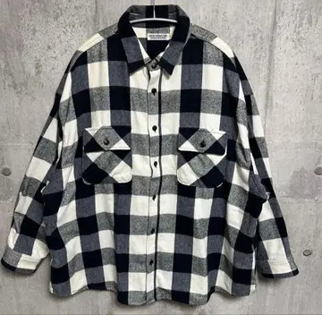 쿠티 체크 무늬 플란넬 셔츠