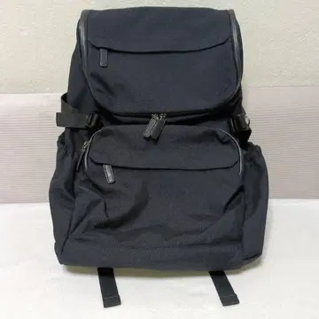 무인양품 크게 열리는 백팩 블랙