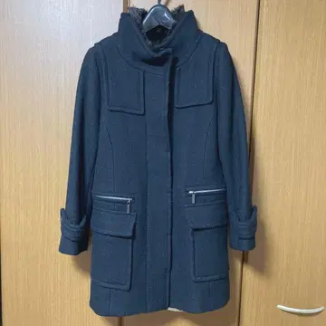 LUCA 블랙 하프 코트