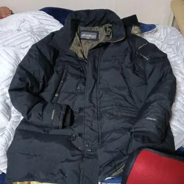 Eddie Bauer STORMREPEL 다운 자켓 블랙