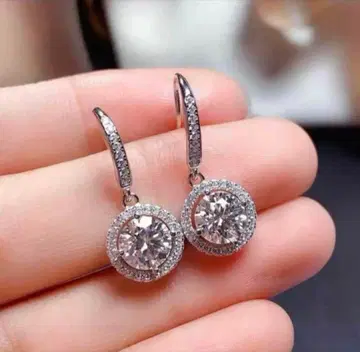 [고품질] 원형 테두리 모이사나이트 귀걸이 한쪽 D1.00ct