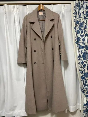 베이지 더블 브레스트 롱 코트
