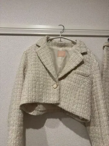 RESEXXY 트위드 크롭 자켓 & 플레어 스커트 셋업