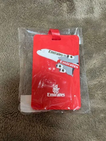 에미레이트 항공 네임택 빨간색